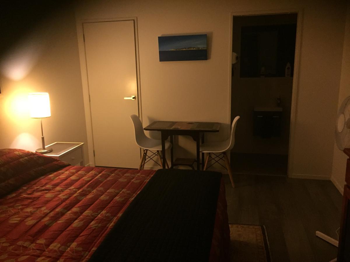 Accommodation In Frimley Хейстингс Экстерьер фото